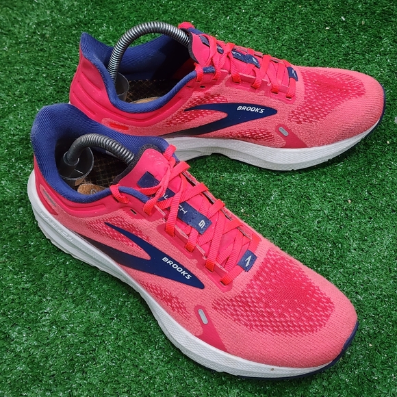 Brooks Shoes - BROOKS LAUNCH 9 - Women's Athletic Shoes - SIZE 10 - - - Insoles aren't brooks